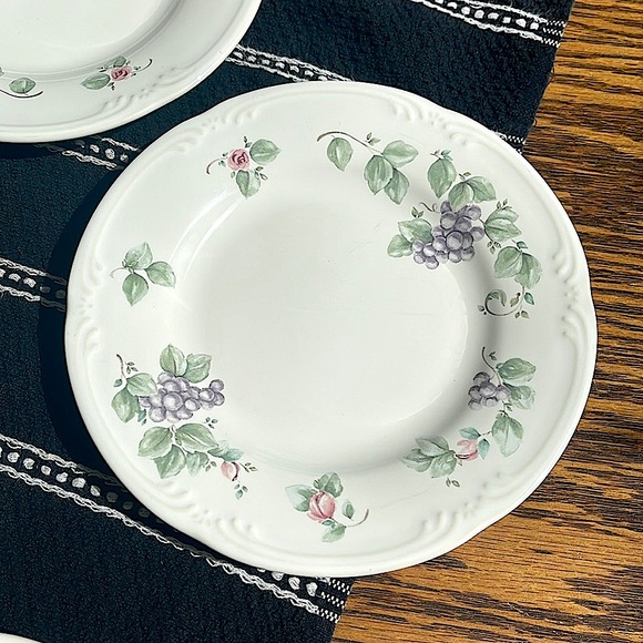 PFALTZGRAFF | Vtg Grape Vine 8” Plate - Picture 5 of 10